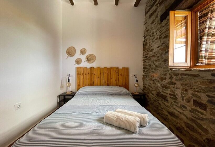 Two Houses With Shared Pool Chillout And See Views