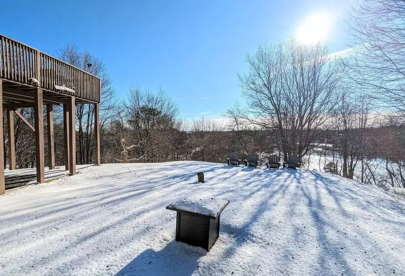 Emerald Bluff By Avantstay Lake Views, Deck, Fire Pit, Game Room