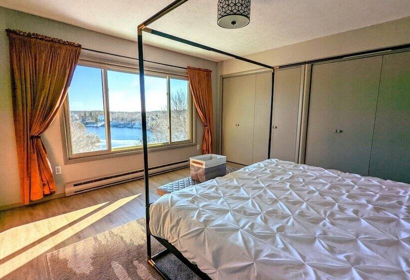 Emerald Bluff By Avantstay Lake Views, Deck, Fire Pit, Game Room