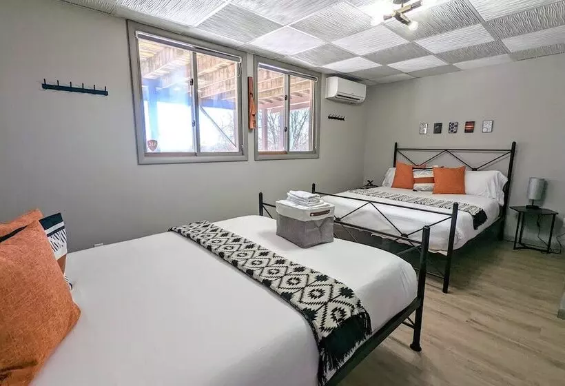 Emerald Bluff By Avantstay Lake Views, Deck, Fire Pit, Game Room