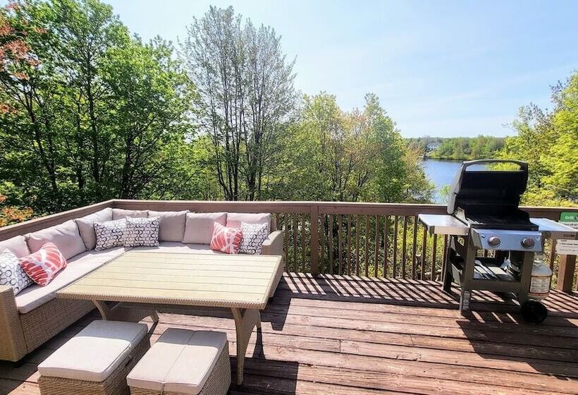 Emerald Bluff By Avantstay Lake Views, Deck, Fire Pit, Game Room