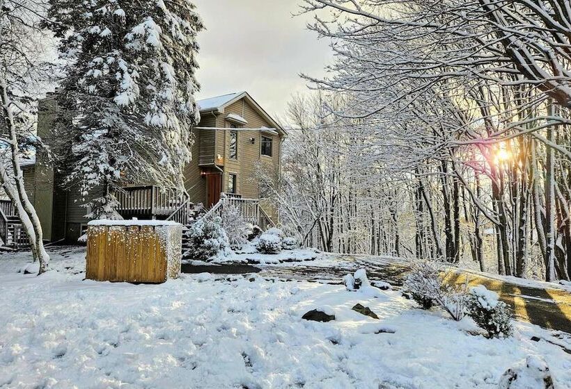 Emerald Bluff By Avantstay Lake Views, Deck, Fire Pit, Game Room