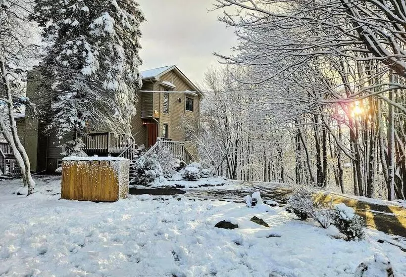 Emerald Bluff By Avantstay Lake Views, Deck, Fire Pit, Game Room
