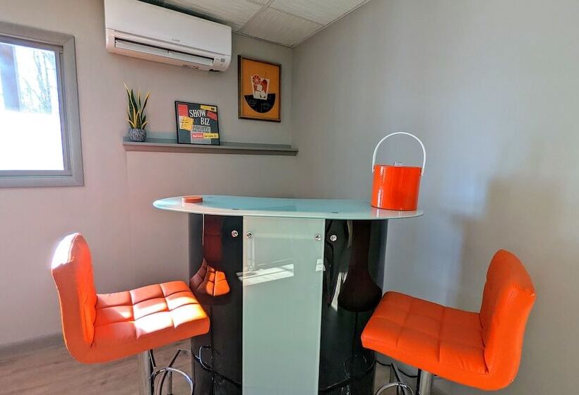 Emerald Bluff By Avantstay Lake Views, Deck, Fire Pit, Game Room