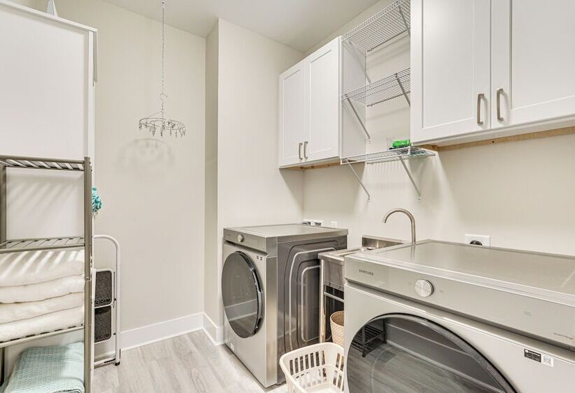 Rooftop Deck & Hot Tub: Mexico Beach Home!