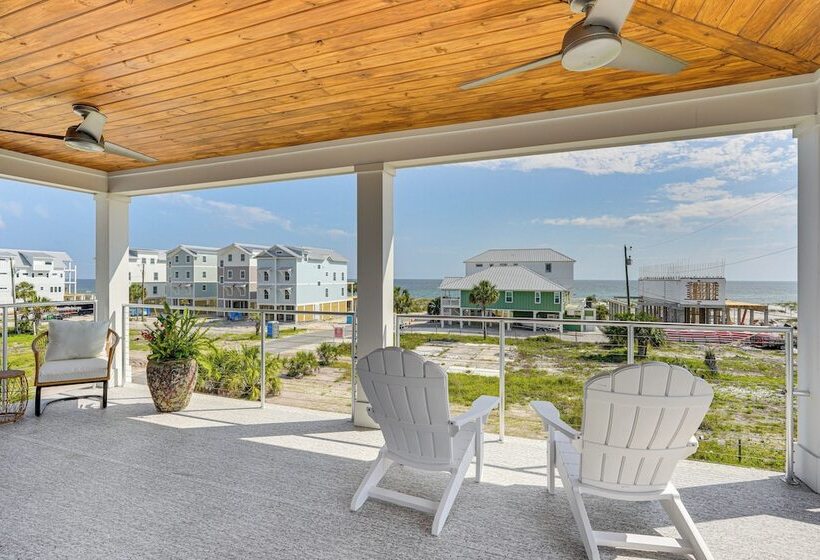 Rooftop Deck & Hot Tub: Mexico Beach Home!