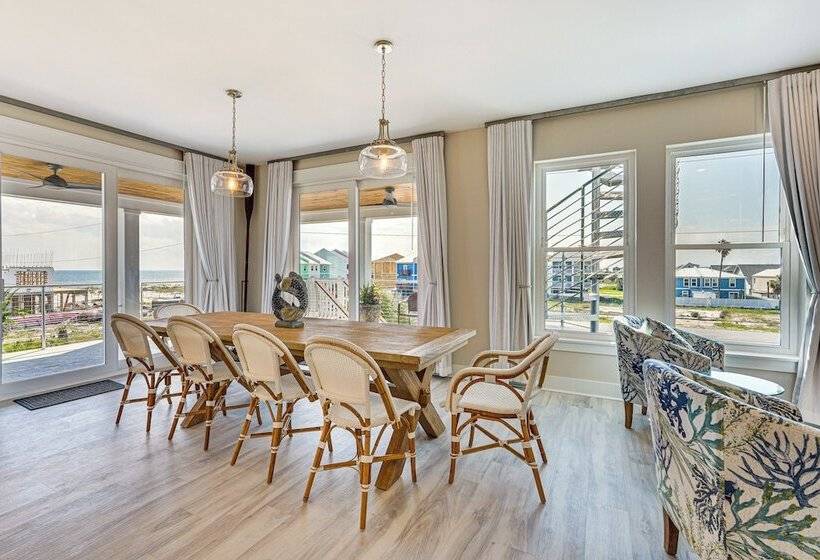 Rooftop Deck & Hot Tub: Mexico Beach Home!