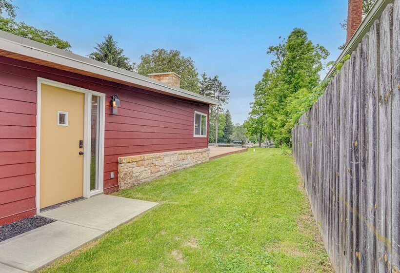 Mid Century Modern Lake Cottage In Indiana!
