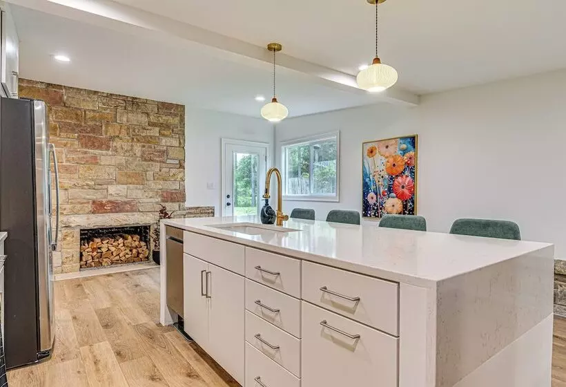 Mid Century Modern Lake Cottage In Indiana!