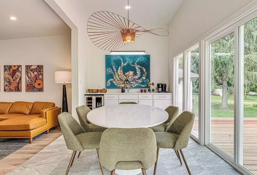 Mid Century Modern Lake Cottage In Indiana!