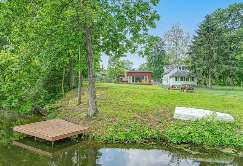 Mid Century Modern Lake Cottage In Indiana!