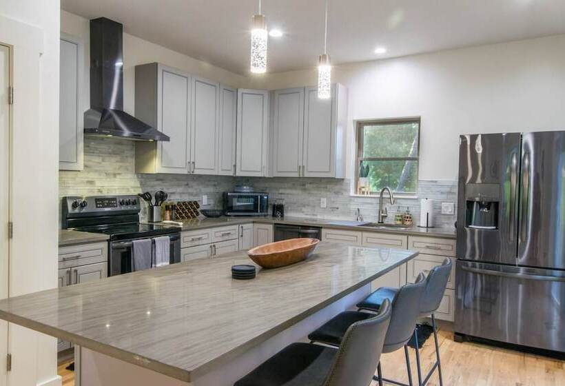 Modern Escape By Avanstay Views, 10min To Town