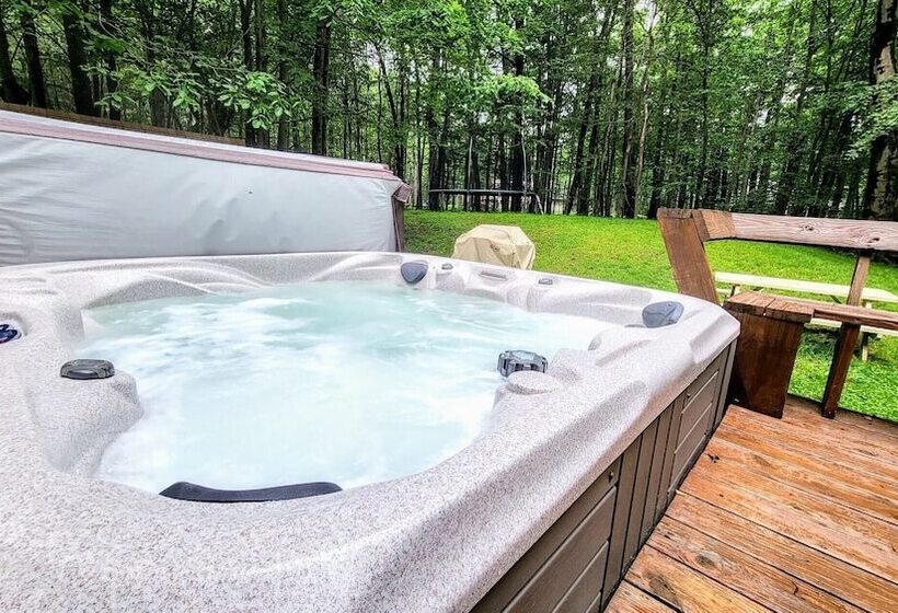 Mountain Memories By Avantstay Hot Tub Enclosed Deck, Large Yard W/ Fire Pit