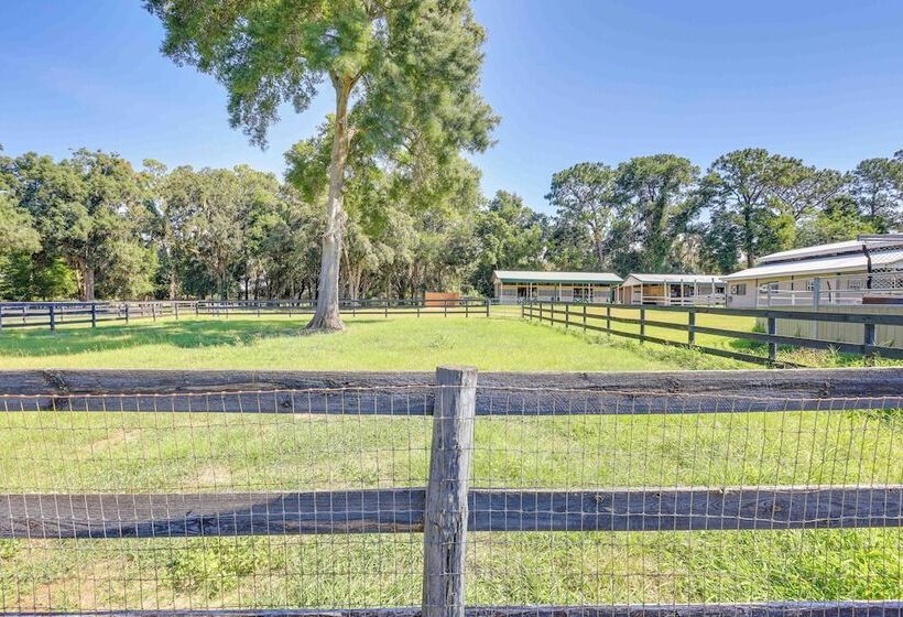 Ocala Tiny Home On 10 Acre Farm Near Wec!