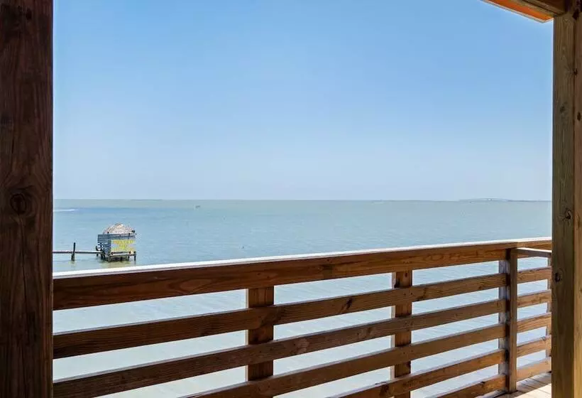 Waterfront Escape W/ Views Shared Pool & Boat Dock Orange Crush By Avantstay