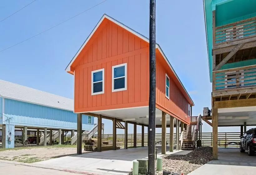 Waterfront Escape W/ Views Shared Pool & Boat Dock Orange Crush By Avantstay