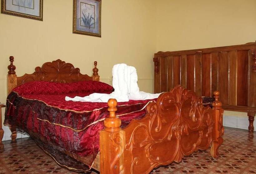 پانسیون Hostal Colonial Dagmara Y Elias