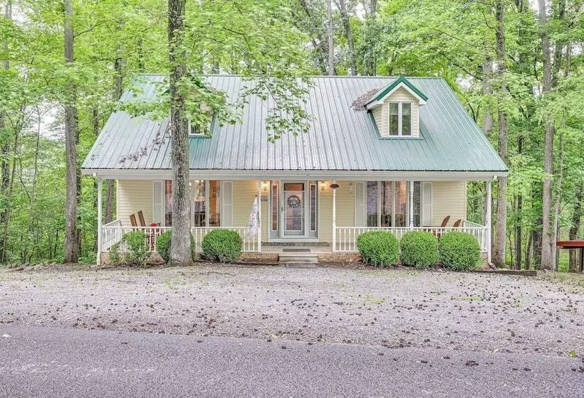 Delma S Haven  In Cadiz W/ Deck & Lake Access!