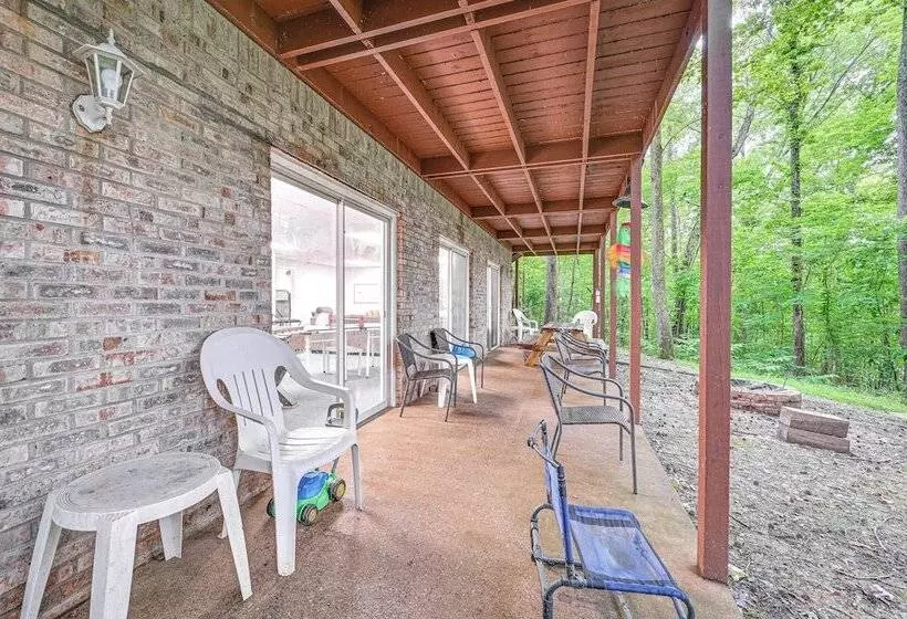 Delma S Haven  In Cadiz W/ Deck & Lake Access!