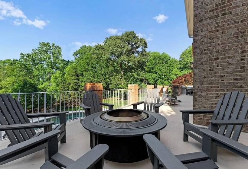 Shoreway Cove By Avantstay Waterfront, Pool, Dock