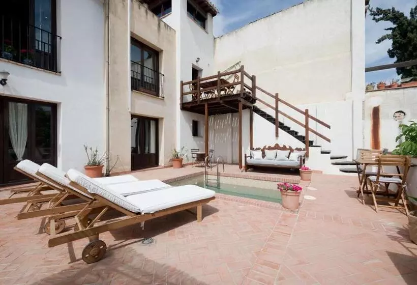 تختخواب و صبحانه Casa Bombo