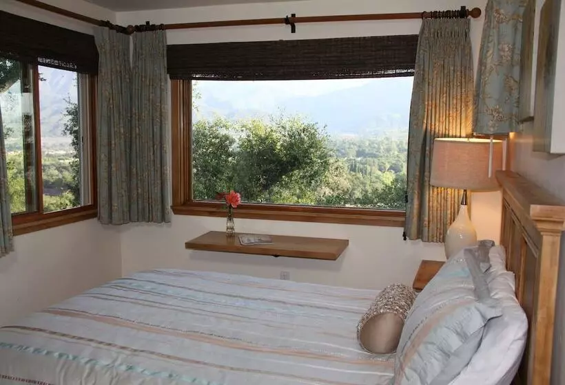 ベッドアンドブレックファースト Ojai Retreat & Inn