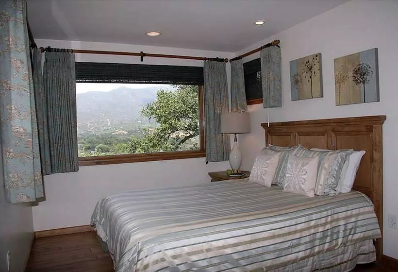ベッドアンドブレックファースト Ojai Retreat & Inn