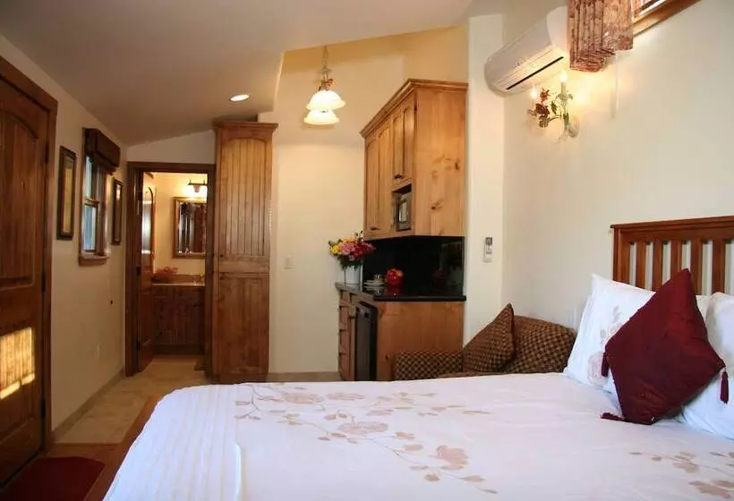 ベッドアンドブレックファースト Ojai Retreat & Inn