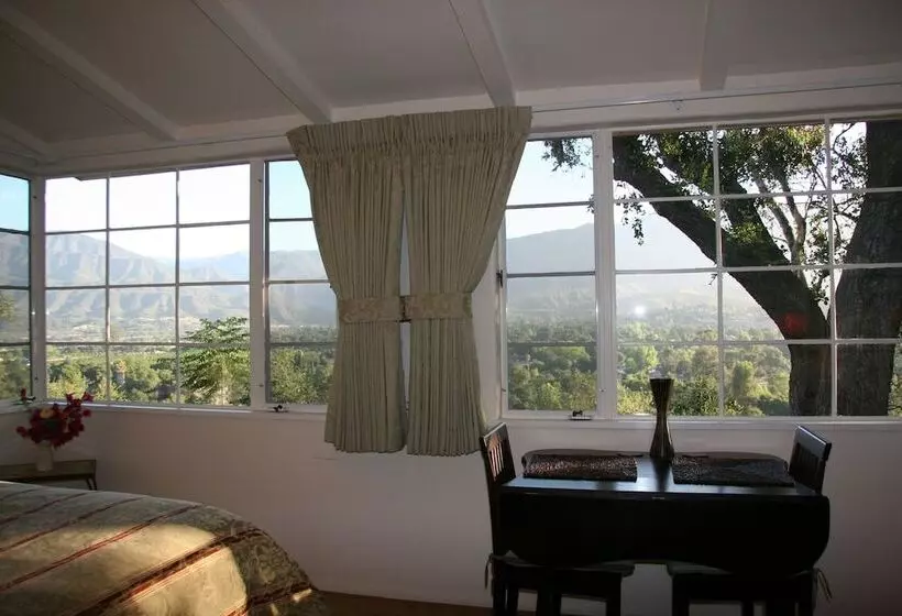ベッドアンドブレックファースト Ojai Retreat & Inn