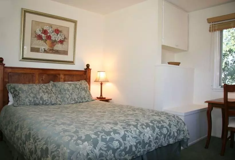 ベッドアンドブレックファースト Ojai Retreat & Inn