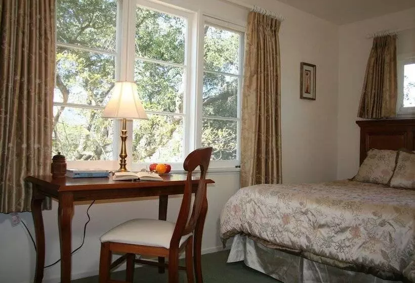 ベッドアンドブレックファースト Ojai Retreat & Inn