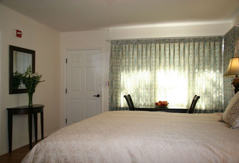 Bed and Breakfast Ojai Retreat & Inn