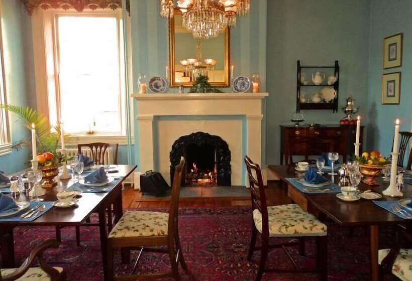 민박 The Essex Inn