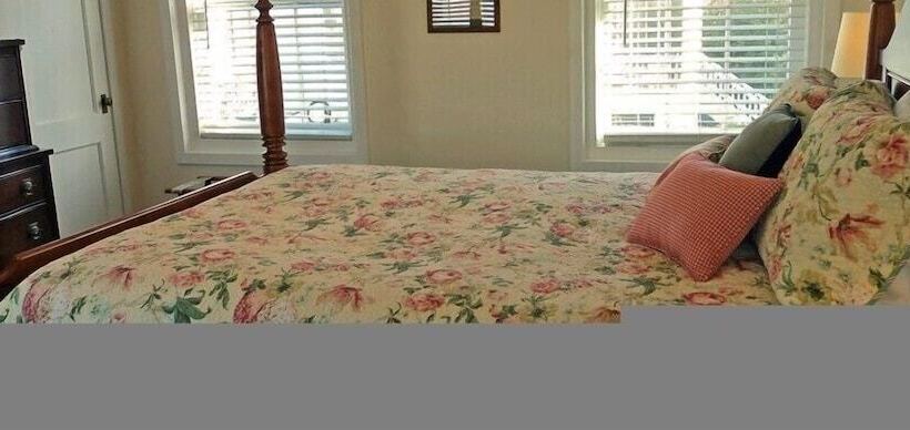 민박 The Essex Inn