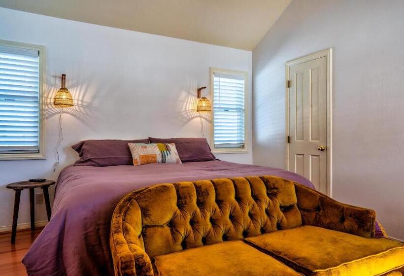 مبيت وإفطار The Loubird Inn