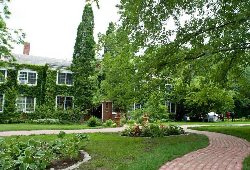 צימר The Outing Lodge