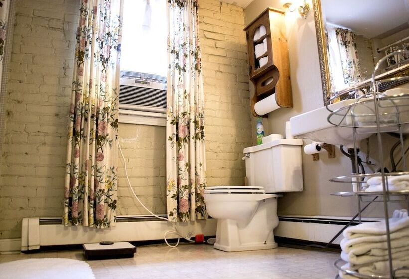 Clifford House Private Home B&b