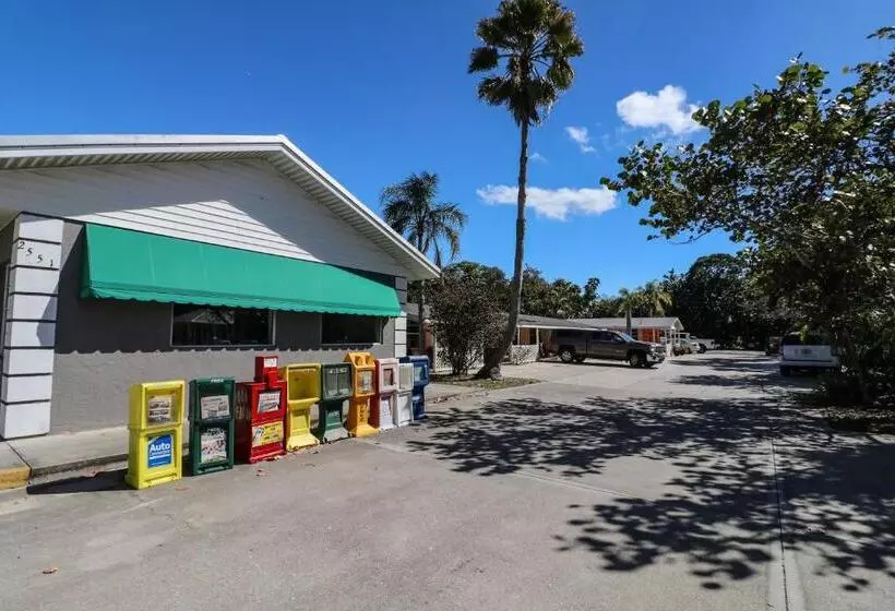 Grove City Motel