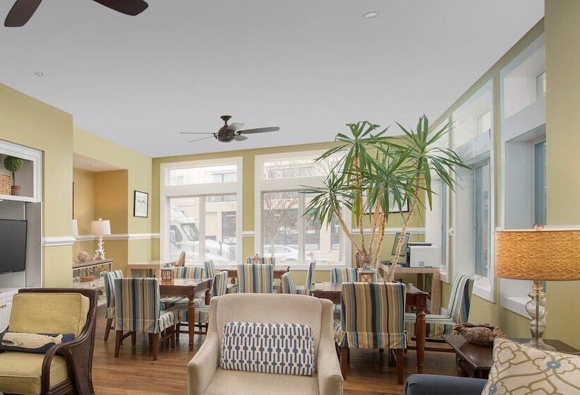 فندق Avenue Inn & Spa