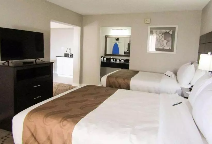Hotelli Quality Inn & Suites Kissimmee By The Lake