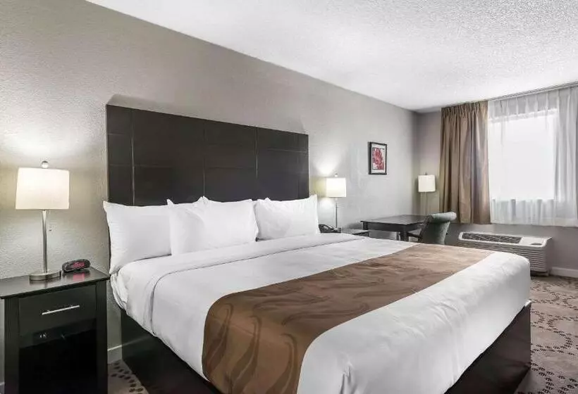 Hotelli Quality Inn & Suites Kissimmee By The Lake