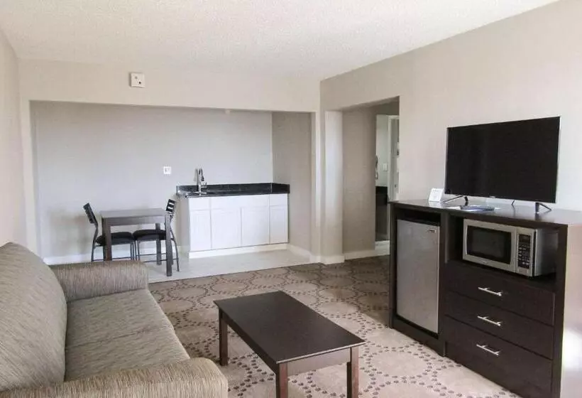Hotelli Quality Inn & Suites Kissimmee By The Lake