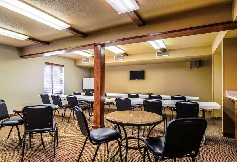 Hotelli Quality Inn & Suites