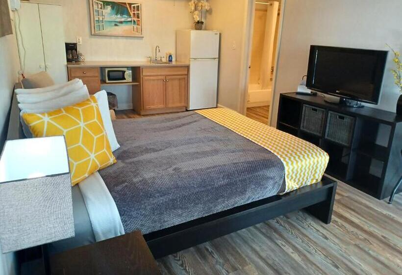 Johns Pass Beach Motel