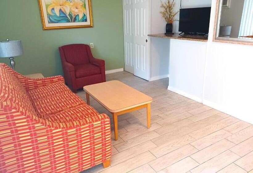 Johns Pass Beach Motel