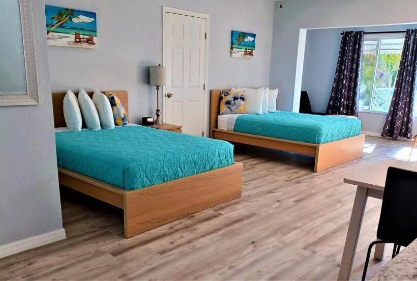 Johns Pass Beach Motel