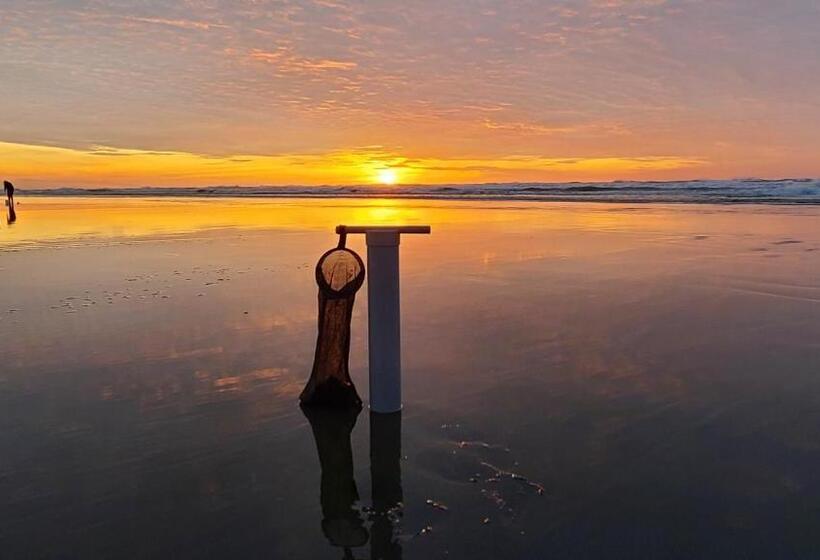 Lighthouse Oceanfront Resort