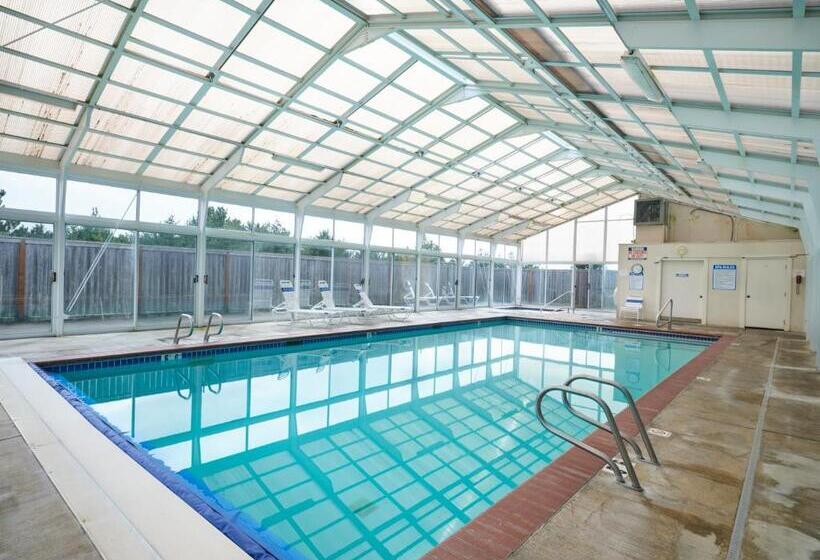 Lighthouse Oceanfront Resort