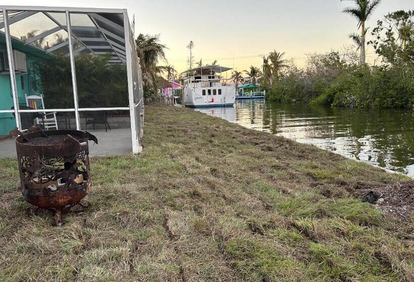 فندق على الطريق Angler's Inn