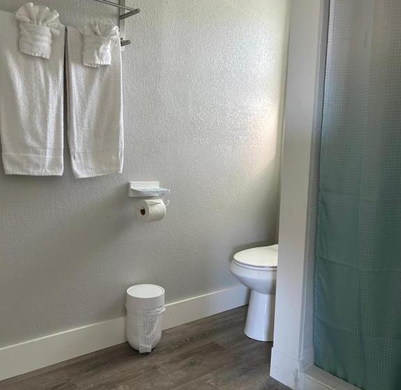 فندق على الطريق Angler's Inn